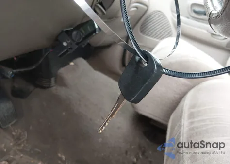 2001 Ford F-150 King Ranch Edition/Lariat/Xlt from USA, damaged, VIN 1FTRW08WX1KE32292